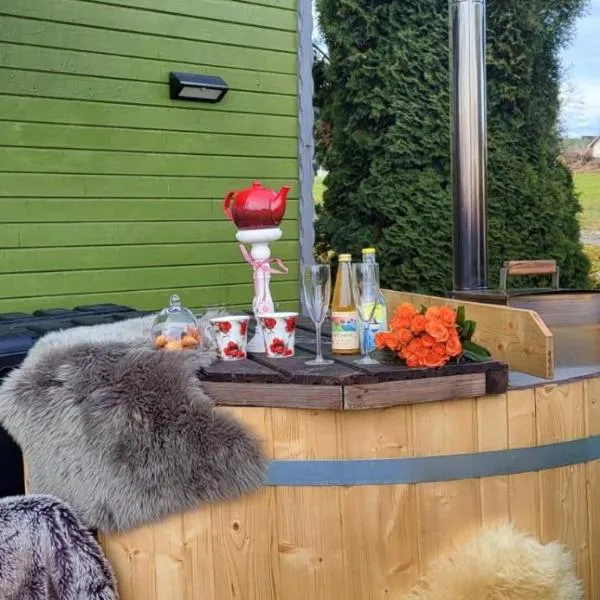 le chalet vert et bain nordique au feu de bois，位于Frambouhans的酒店