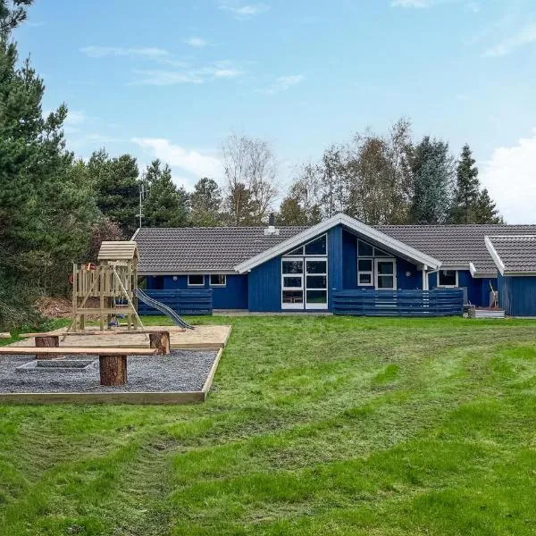 Holiday Home Hindbærvangen Oksbøl Xii，位于奥克斯伯尔的酒店