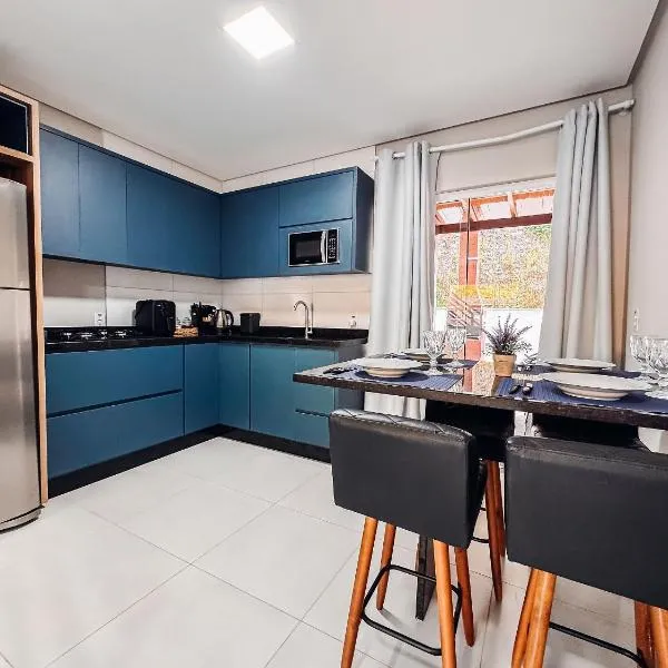 Casa Nova e Completa | 2 Suítes com Ar | Área Gourmet | 2 Vagas,位于布吕斯克的酒店