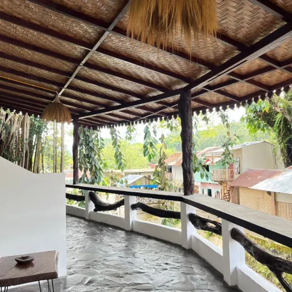 Thousands of Bottles - Hostel and Trekking，位于武吉拉旺的酒店