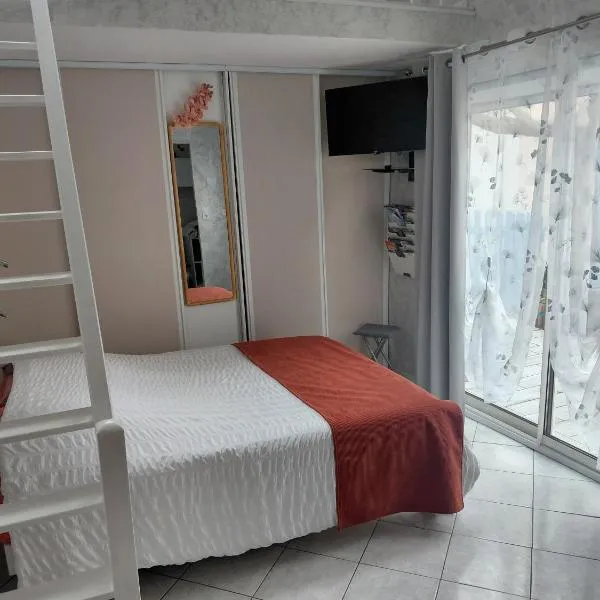 Chambres d'hôtes - Les Orchidées，位于佩皮尼昂的酒店