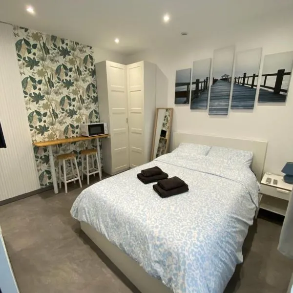 Studio à cote du parc des expositions porte de Versailles, proche metro，位于旺夫的酒店