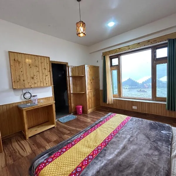 Parashar lake Fogg hill Resort，位于Prashar lake的酒店