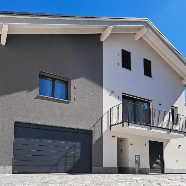 Appartamento Aurora in Valtellina - Accogliente alloggio tra lago e montagna，位于莫尔贝尼奥的酒店