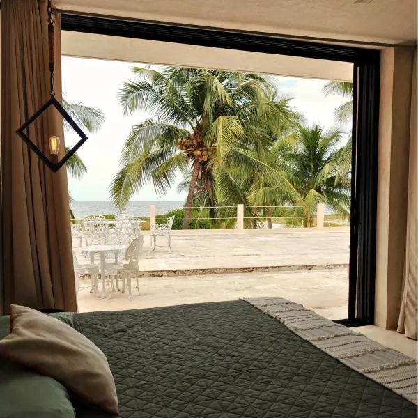 San Crisanto Beachfront Villa with Private Pool and Ocean View，位于San Crisanto的酒店