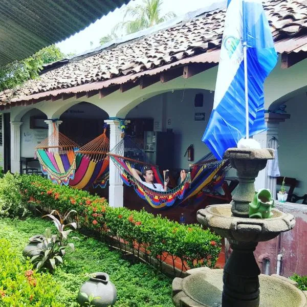 Hostal El Jardin，位于莱昂的酒店
