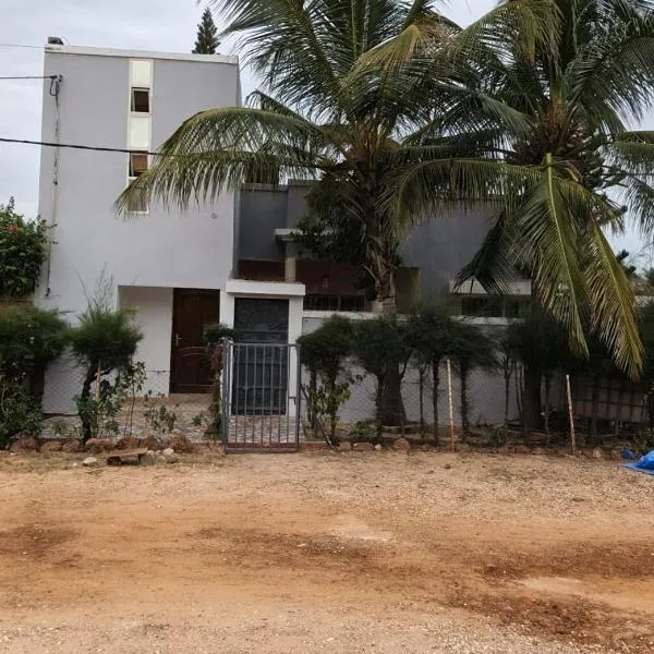 Rabbi Chambres，位于姆布尔的酒店