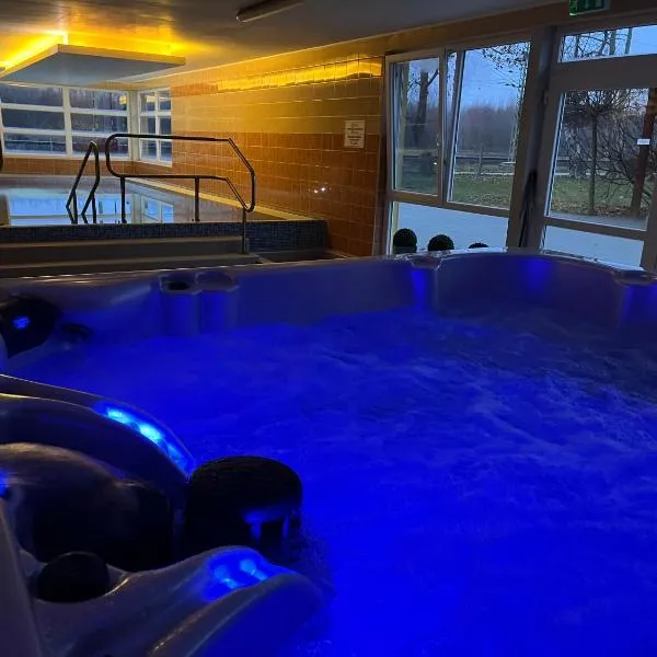 Arkánum Hotel，位于巴拉通马里亚弗都的酒店