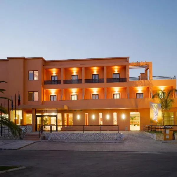 普拉亚太阳酒店，位于Vale Formoso的酒店