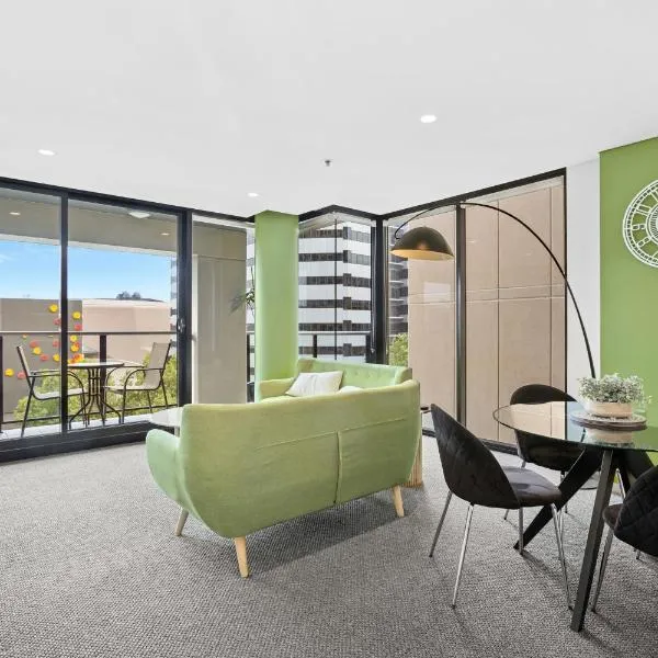 Bespoke City 2 Bed Apartment Oaks Horizons,位于阿德莱德的酒店