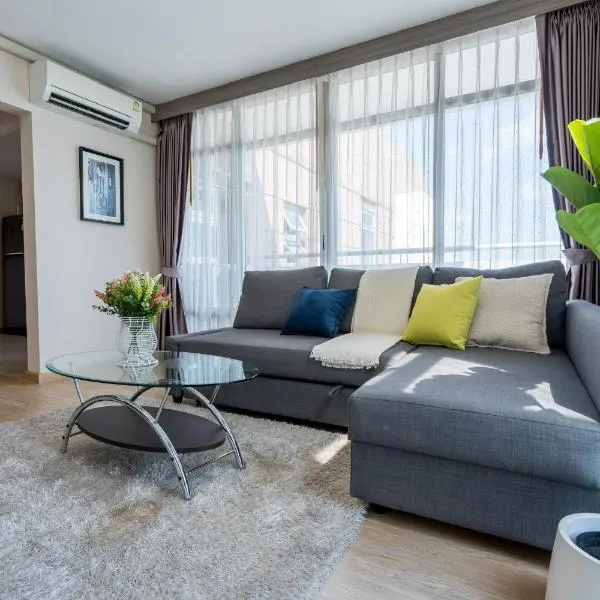 Spacious 3BR near Impact, Don Mueang Airport & Pink Line MRT，位于暖武里府的酒店