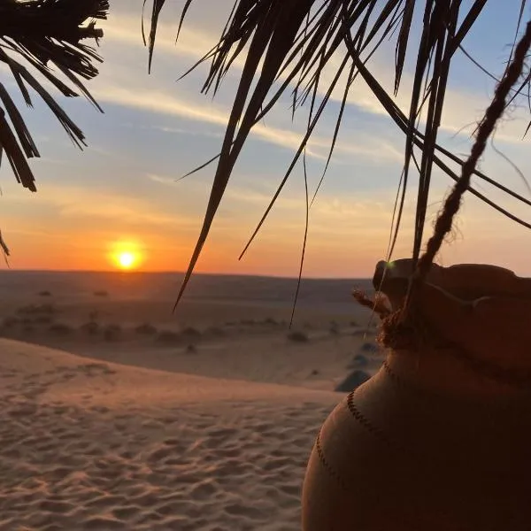 Desert Moments Camp，位于Al Wāşil的酒店