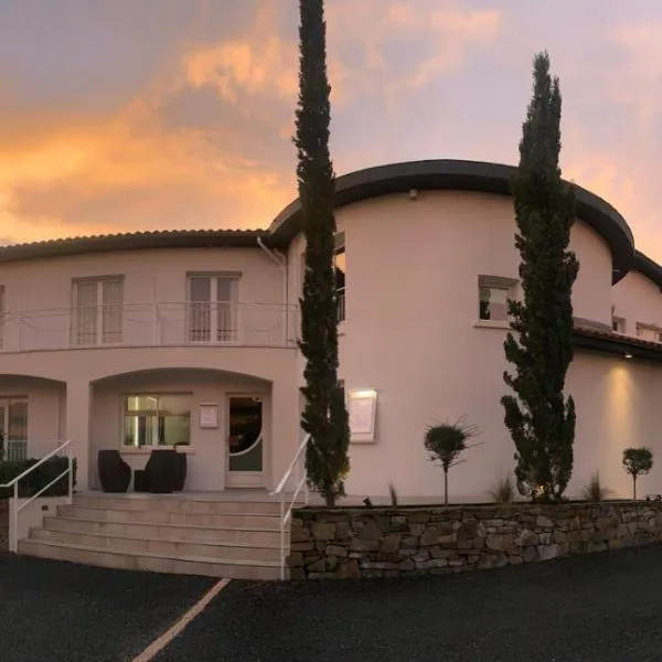 Les Criquets Hôtel & Spa，位于布朗屈埃福尔的酒店