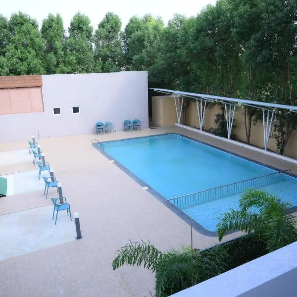 Shettar's Kusum Resort，位于巴达米的酒店