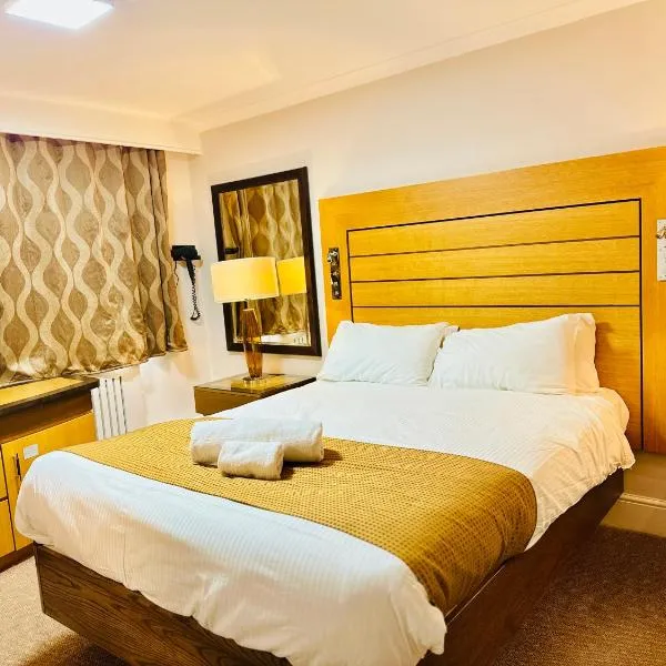 Crown Hotel - Stone, Near Stoke-On-Trent by OYO，位于斯通的酒店