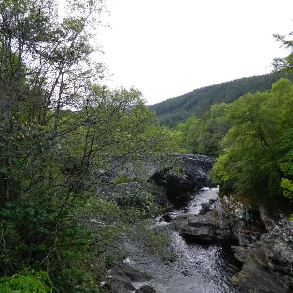 Forest Glen Holiday Park，位于因弗莫里斯顿的酒店