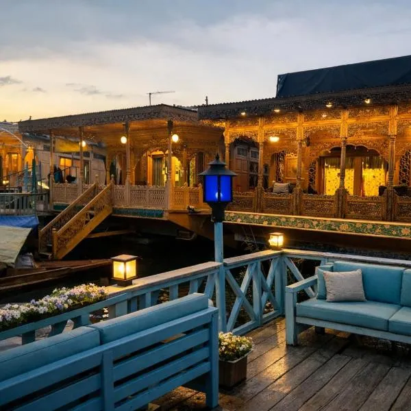 The Heritage Group Of Houseboats，位于斯利那加的酒店