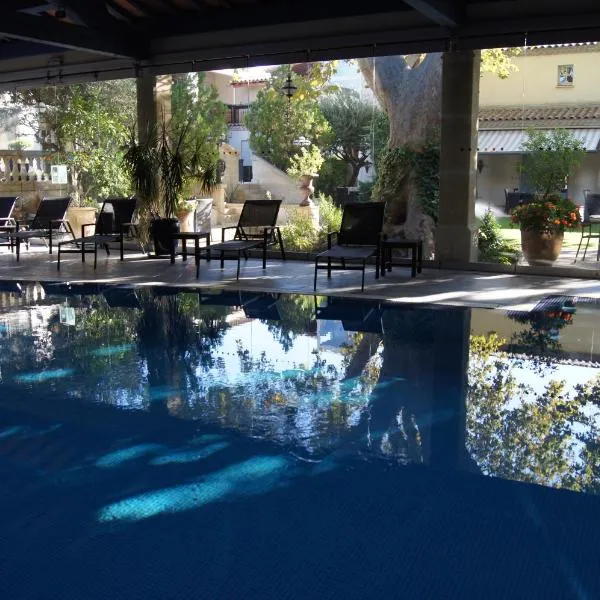 马萨林别墅酒店，位于艾格-莫尔特的酒店