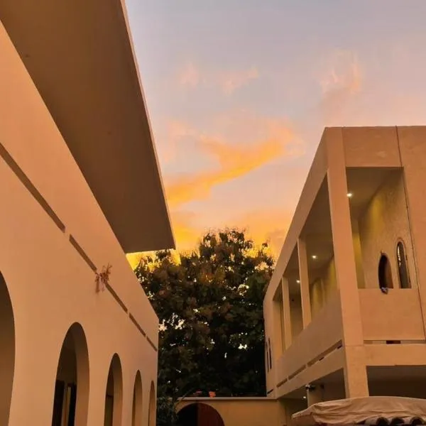 Avaya Boutique Hostel by Ayodya Beach Inn，位于勒吉安的酒店