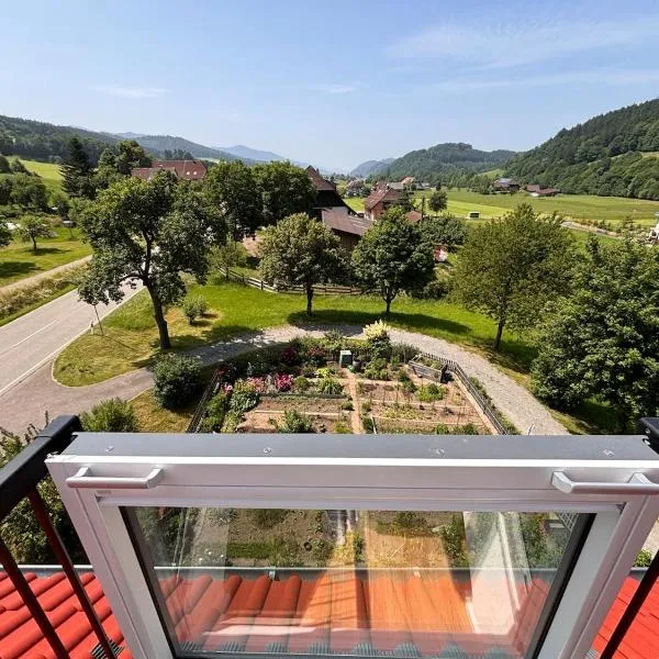 Style Loft mit Ausblick in Elzach，位于埃尔察赫的酒店