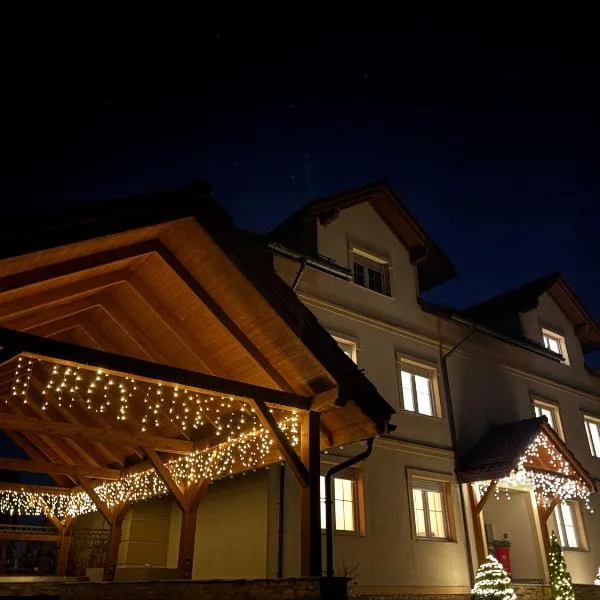 Apartamenty Agroturystyczne Papiernia，位于Niedźwiedź的酒店