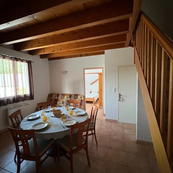 duplex appartement 6 à 8 personnes，位于Guchan的酒店
