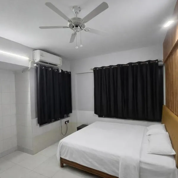 Luxurious Fully Ac 2bhk apartment，位于塞恩的酒店