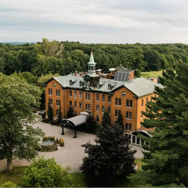 Hotel Montfort，位于Nicolet的酒店