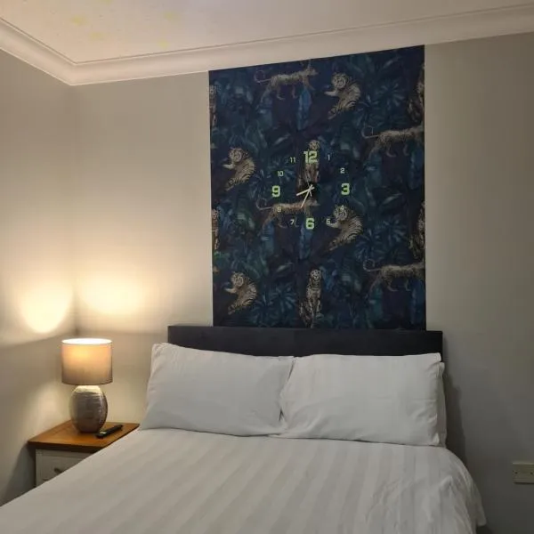 PR 2 bedrooms Modern Home，位于米德尔斯伯勒的酒店