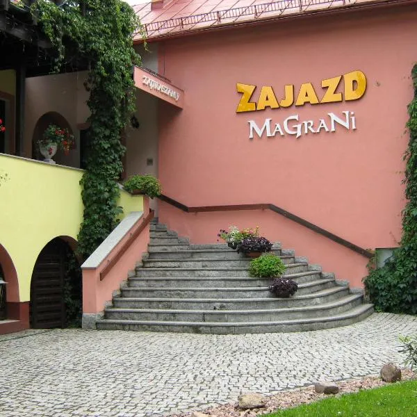 Zajazd Magrani，位于Chełmsko Śląskie的酒店