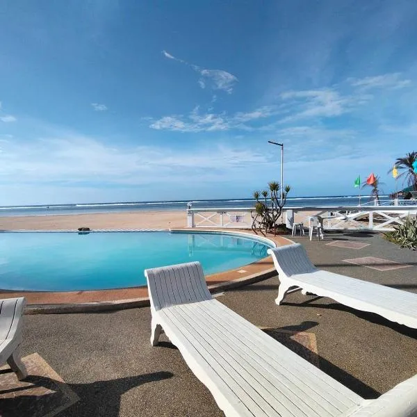 Punta Riviera Resort Bolinao，位于Bolinao的酒店