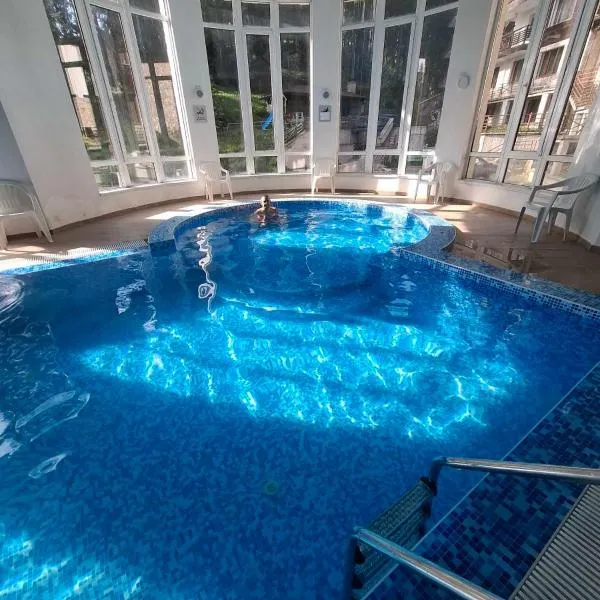 Pine forest apartments，位于潘波洛沃的酒店