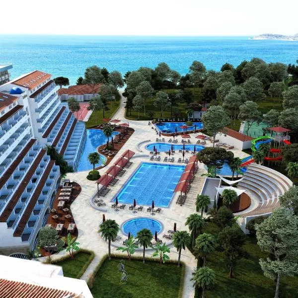 Batıhan Beach Resort & Spa，位于库萨达斯的酒店
