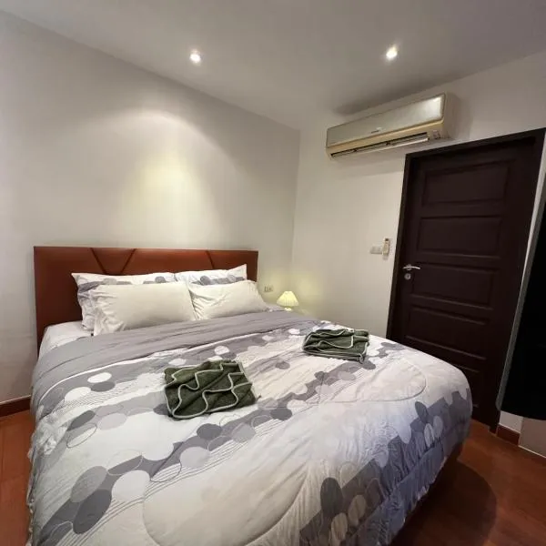 Cozy Condo with full kitchen Patong，位于芭东海滩的酒店
