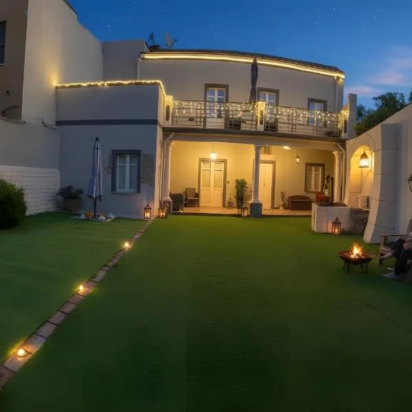 Luxar Suites and Apartments，位于阿塞米尼的酒店