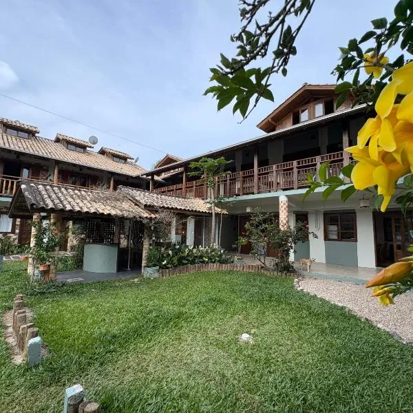 Pousada Território da Paz Praia da Ferrugem,位于加罗帕巴的酒店