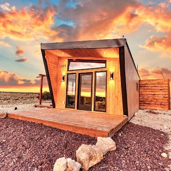 stargazing grand canyon skylight tiny home venus，位于威廉姆斯的酒店