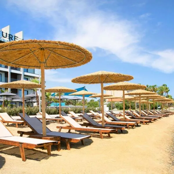 Mercure Larnaca Beach Resort，位于拉纳卡的酒店