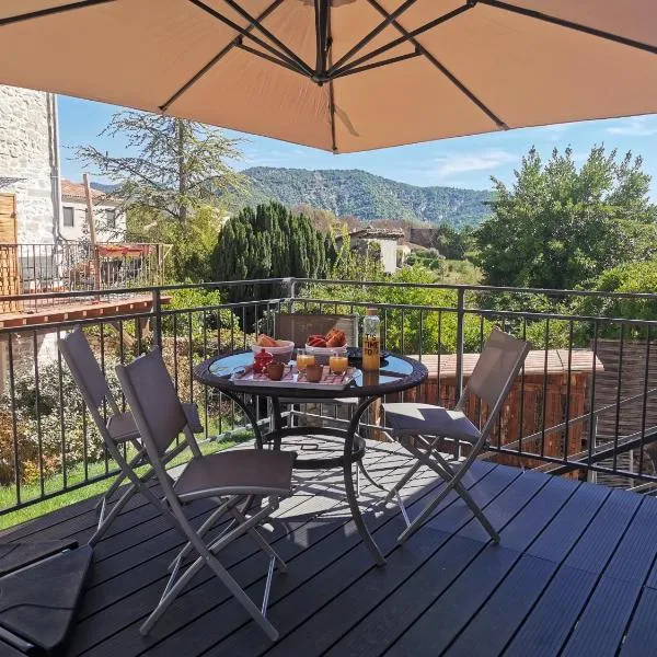 Charmante maison du village à Mirabeau，位于Mirabeau的酒店