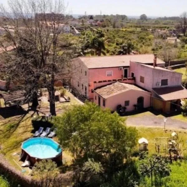 Villa Nadira，位于贾迪尼-纳克索斯的酒店