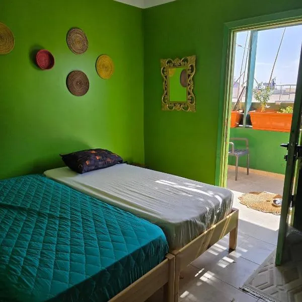 Charming 2-Bedroom Apartment in the Heart of Sousse，位于苏塞的酒店