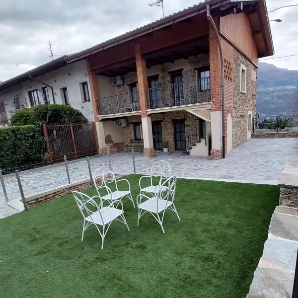 Affittacamere il Gallo Panoramico - Alpine Trekking Stay，位于Donato的酒店