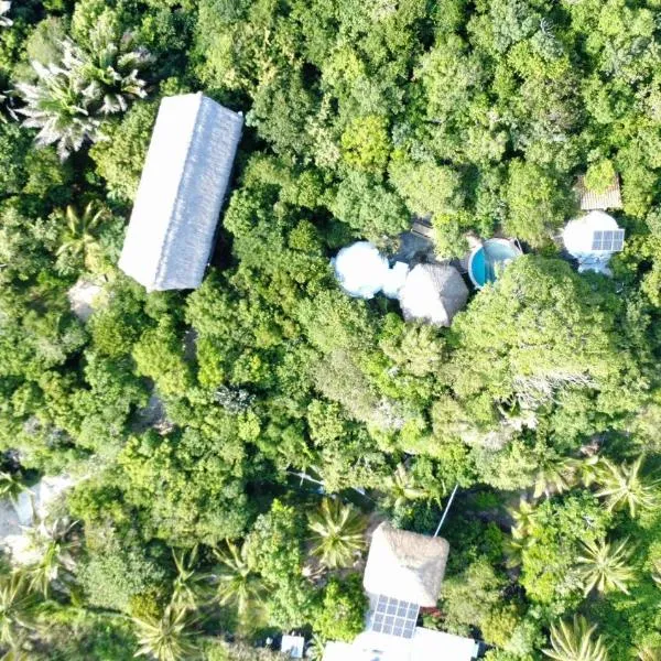 New Ruins Off-The-Grid SuperAdobe Domes with Pool，位于Piedra Blanca的酒店