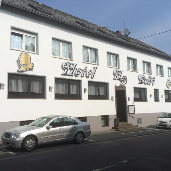 Dolfi Hotel & Restaurant，位于Schiffweiler的酒店