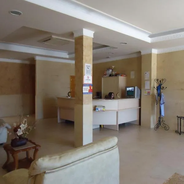 Hotel Antequera Rural Fortes La Nuit，位于Mollina的酒店