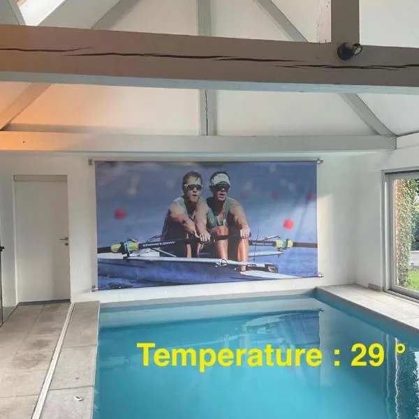 Chambre d hôtes Le Joyau with indoor pool and sauna，位于Lasne的酒店