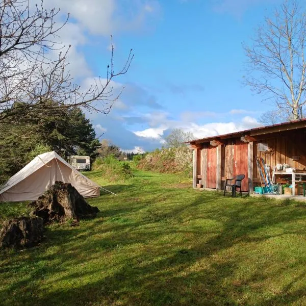 Camping à la Ferme de la Marette，位于Gluiras的酒店