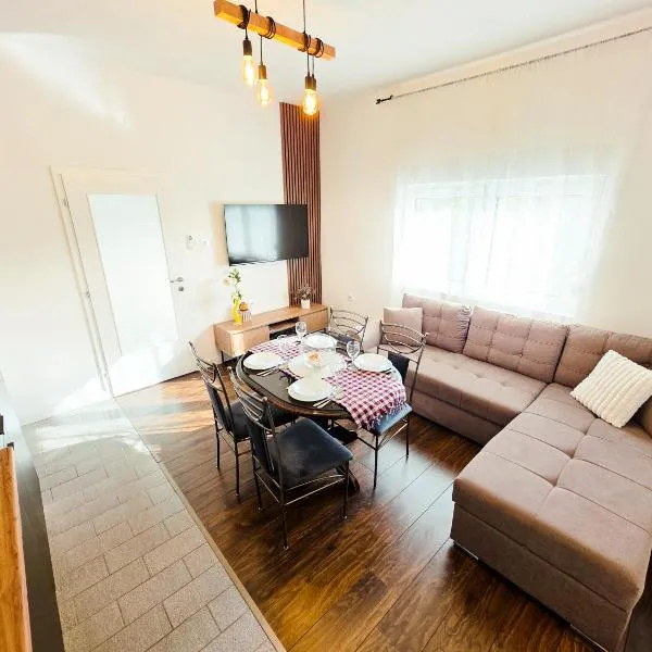 Apartman Fratelli，位于柳布什基的酒店