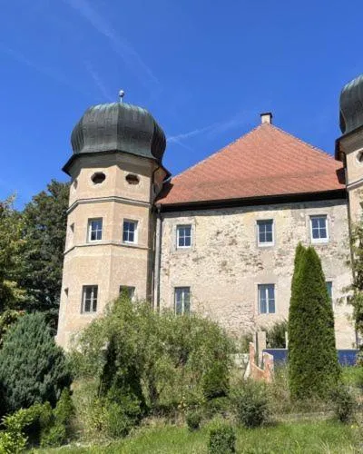 Schloss1611 B&B,位于Erbendorf的酒店