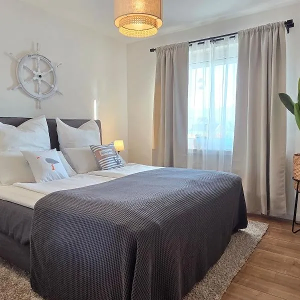 Seensucht - Maritimes Apartment mit Seeblick & Balkon, 500 m zum See，位于默讷塞的酒店
